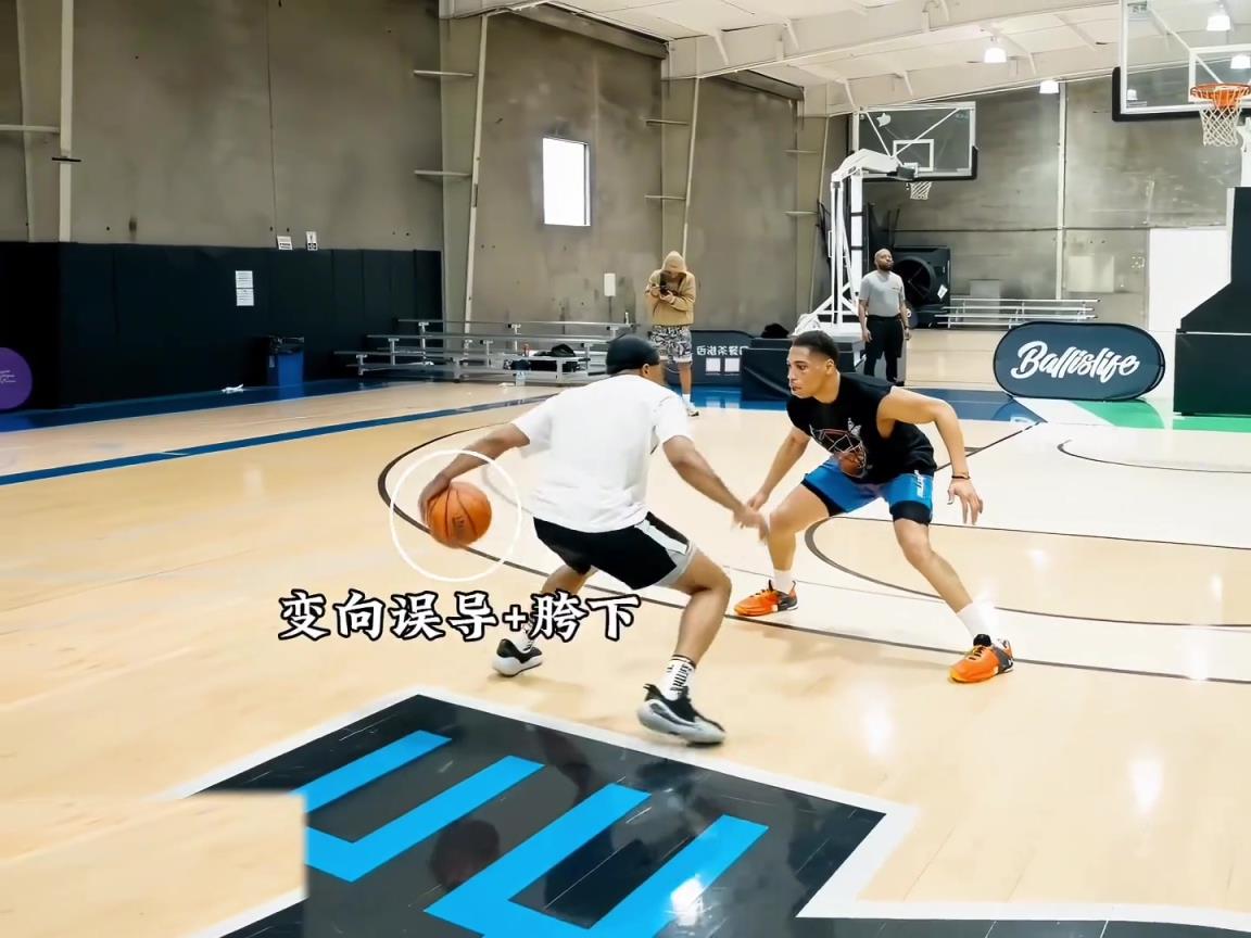 “實戰中的節奏過人動作鑒賞，連續胯下變向舞蹈銜接頓拜突破”